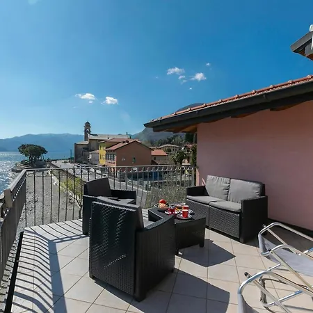 Garibaldi View Apartment