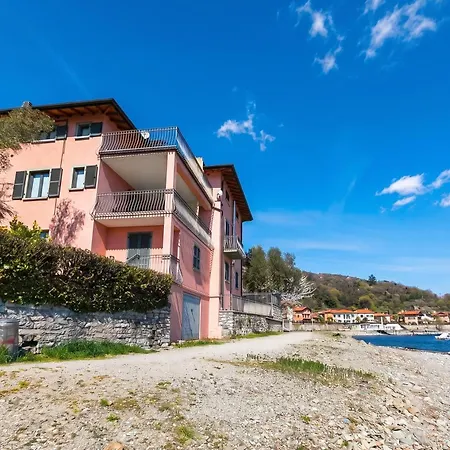 Garibaldi View Apartment