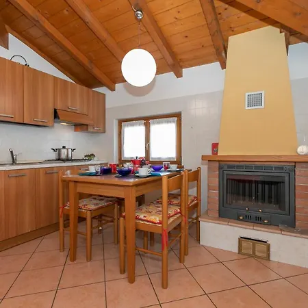 Garibaldi View Apartament *